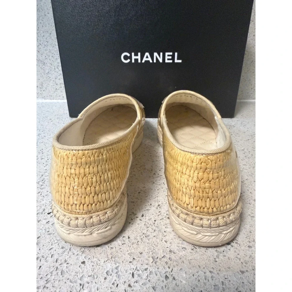 Chanel Raffia PVC CC Logo Espadrilles Beige Woven Straw Flats Slip On Shoes